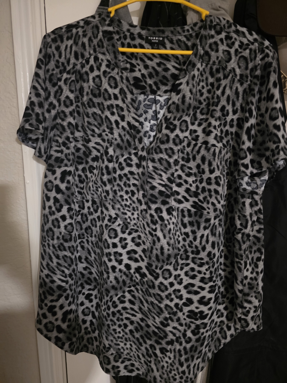 torrid Black and Gray Leopard Print V-Neck Short Sleeve Tunic